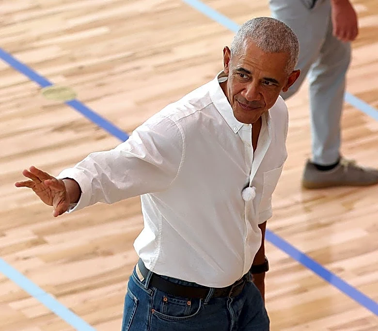 Obama jokes about Trump's Oval Office golden makeover