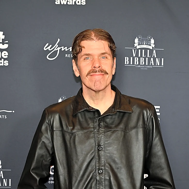 Perez Hilton's mom files for custody of kids amid mental health crisis
