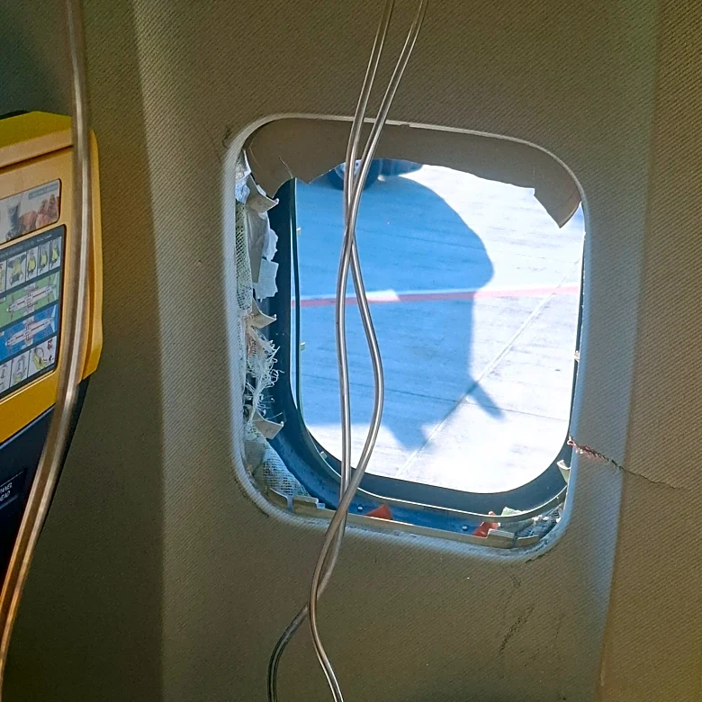 Engine parts shattered window on harrowing Ryanair flight, NTSB says