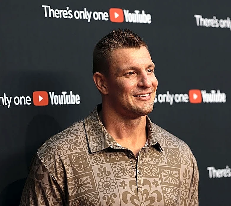Rob Gronkowski didn't give Taylor Swift, Travis Kelce 'anything' for wedding
