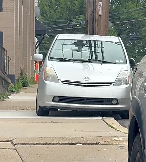 Pittsburgh closes loophole in long-standing ban on sidewalk parking