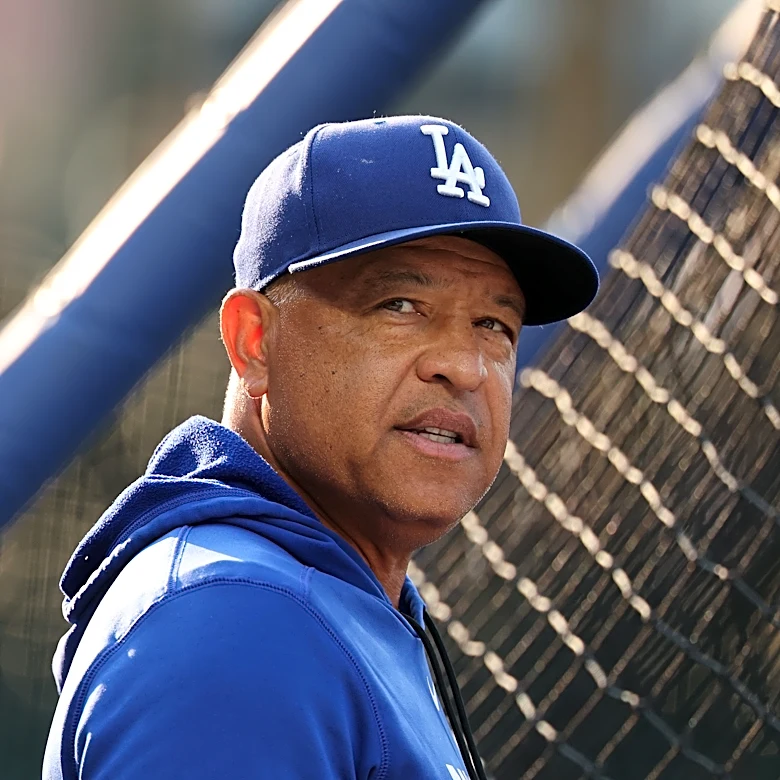 Dave Roberts laments Dodgers' offense, defense after Brewers take 3 in LA