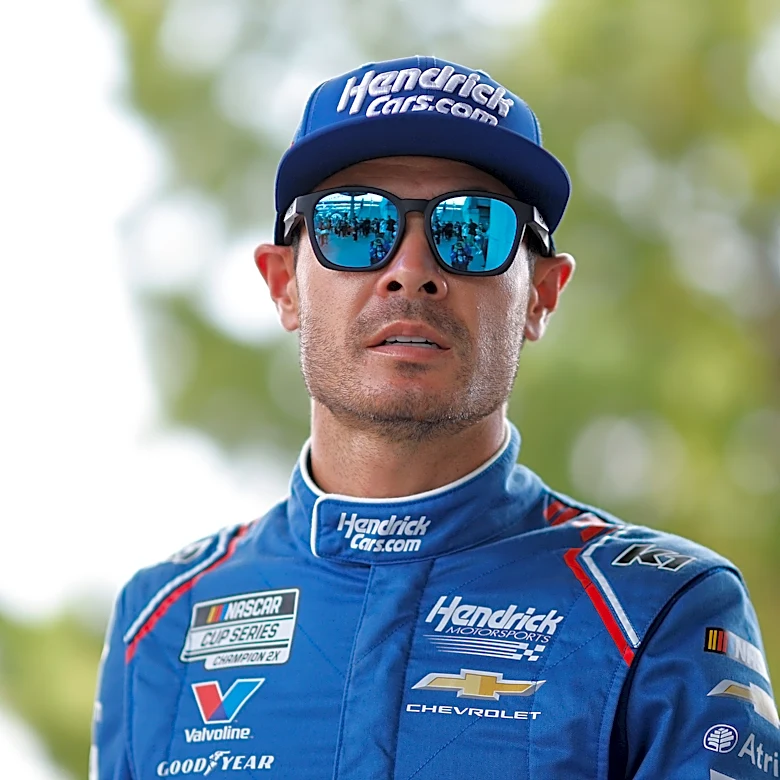Kyle Larson wins Knoxville Nationals hours after Richmond NASCAR race