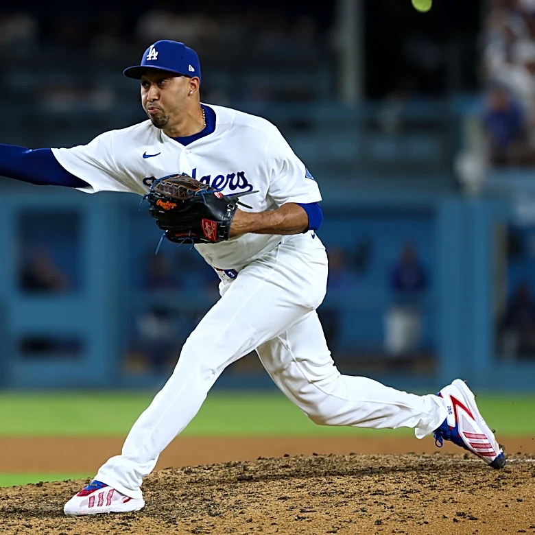 Edwin Díaz injury update: Dodgers placing struggling closer on IL