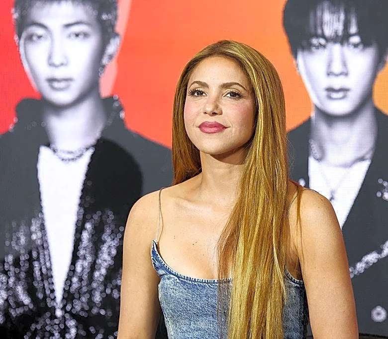 Shakira makes surprise Colombia visit, helps raise $1M for earthquake relief