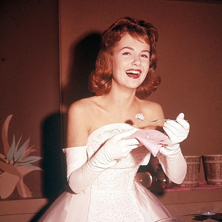 Shelley Fabares, 'Coach' and 'The Donna Reed Show' star, dies at 82