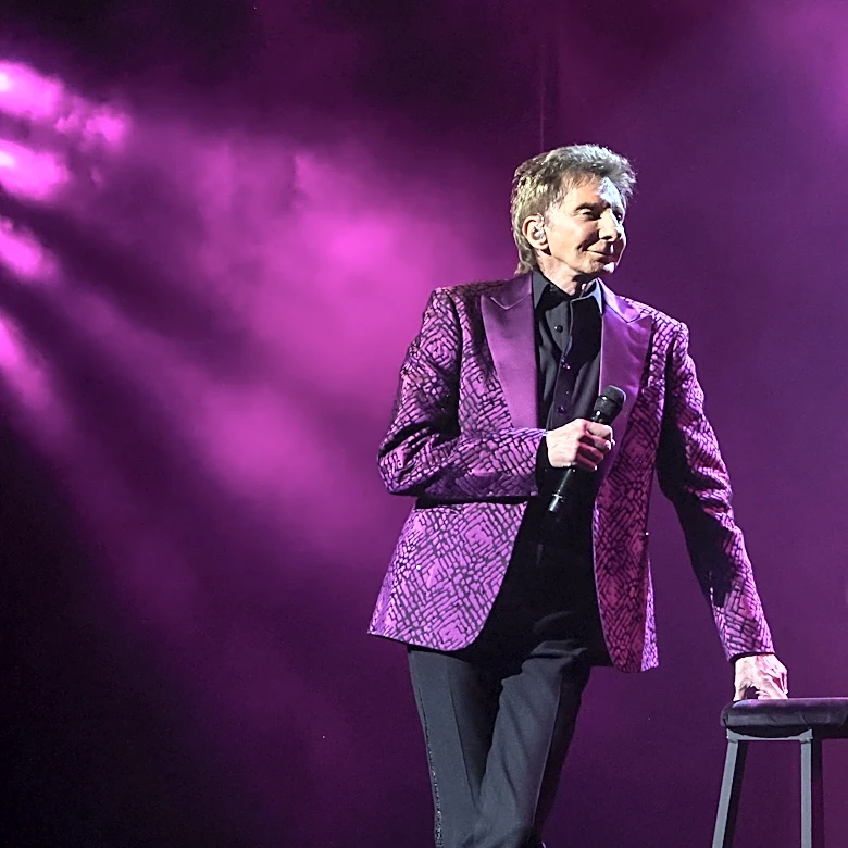 Barry Manilow cancels Las Vegas shows after 'technical and vocal' issues