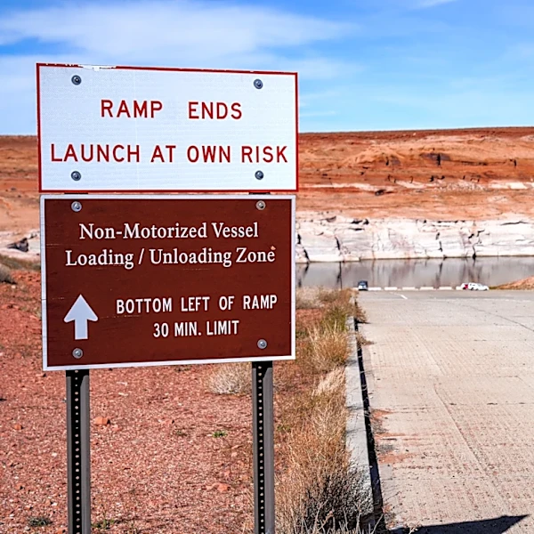 As the second-largest reservoir in the nation drops, so does tourism