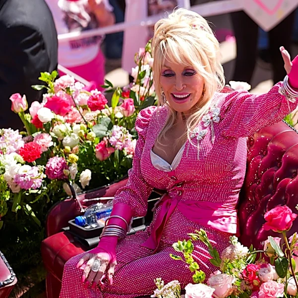 Dolly Parton fans want to visit Dollywood. There's one problem.