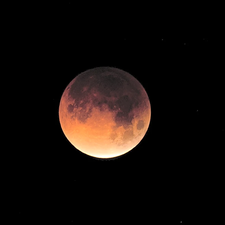 Is the lunar eclipse worth staying up late to watch? What to expect