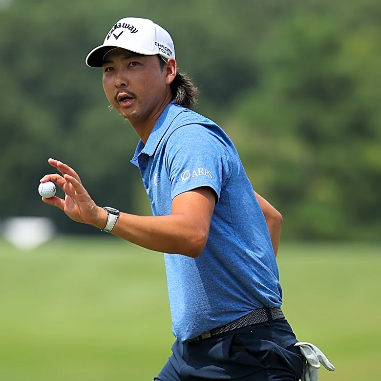 Min Woo Lee plays 13 holes all by himself, fires 62 to lead Tour Championship