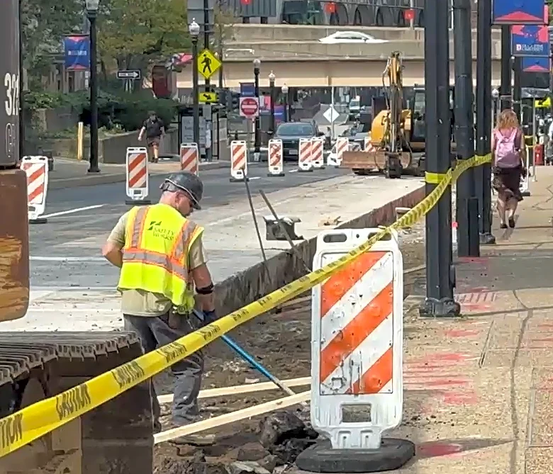 Duquesne students navigate campus amid construction work