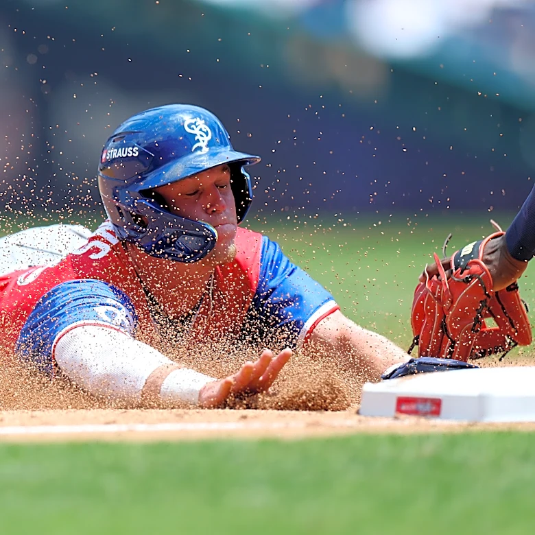 Twins calling up top prospect Walker Jenkins before huge series