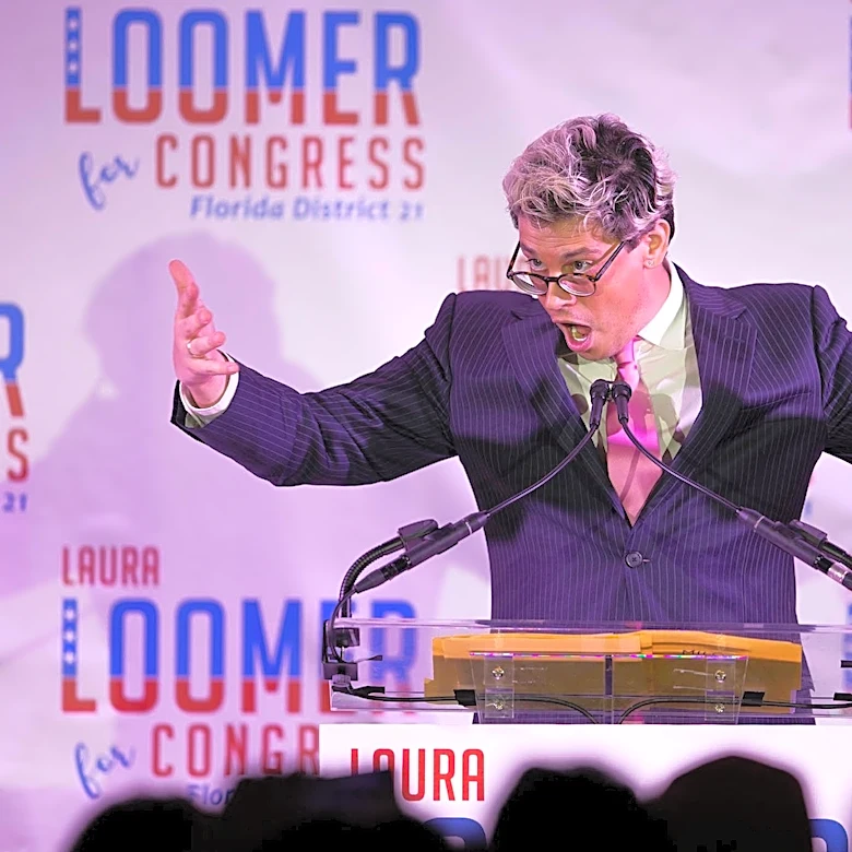 Right-wing provocateur Milo Yiannopoulos detained by ICE