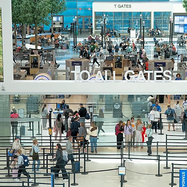 Rename Nashville airport after Dolly Parton? Governor, BNA are on board