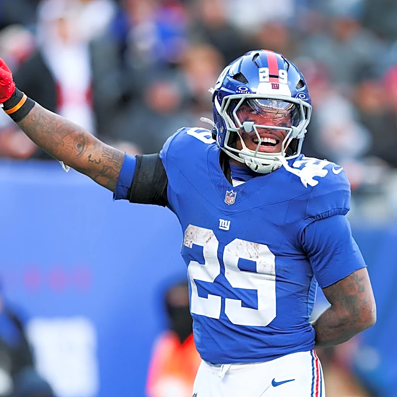 Tyrone Tracy heads to locker room after scary tackle vs. Jets