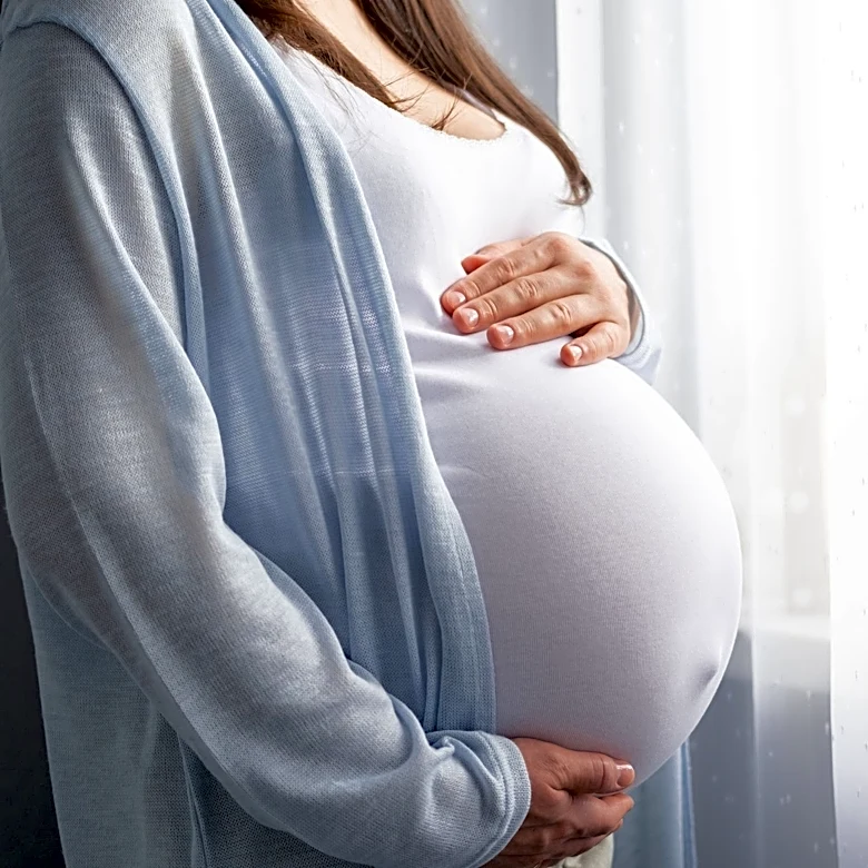 A surrogate broke her contract to save a baby. Was she wrong? | Opinion