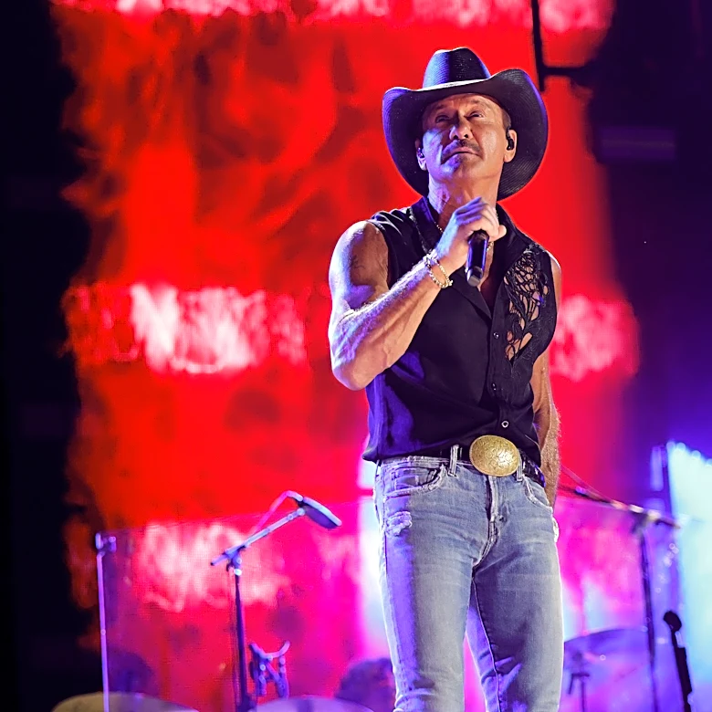 Tim McGraw hits the stage hard, then replays the embarrassing moment