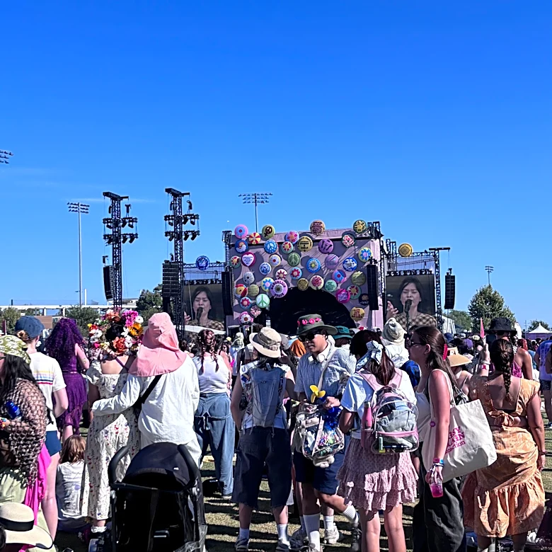 3 memorable moments when girls celebrated girls at Daisy Chain Fields