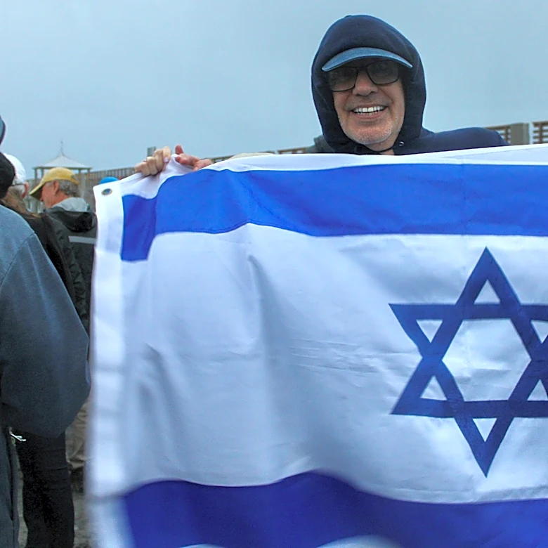 I'm a Zionist rabbi. My friends are DSA. Here's how that works.