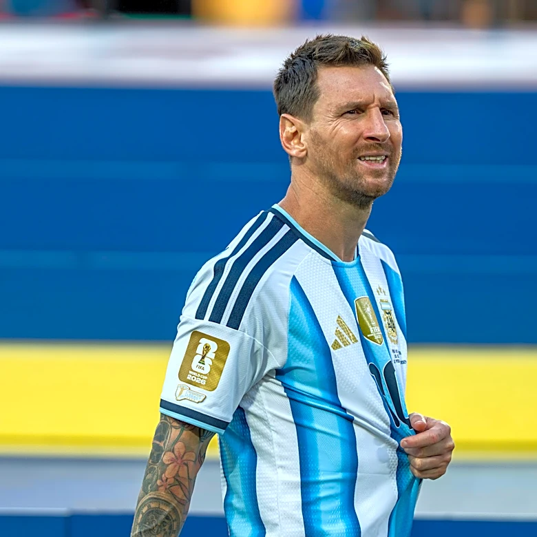 Soccer world reacts to Lionel Messi retiring from Argentina