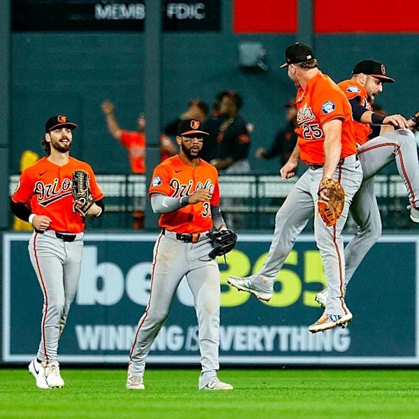 Orioles' Colton Cowser makes spectacular game-ending catch vs. Rockies