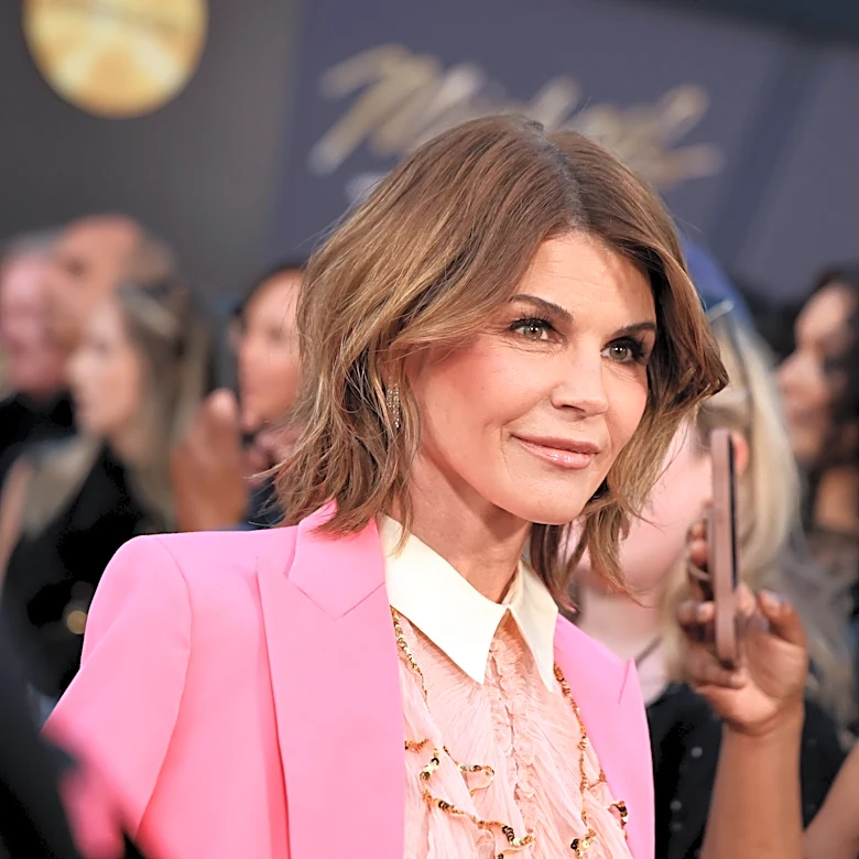 Lori Loughlin breaks Instagram silence 7 years after college admissions scandal