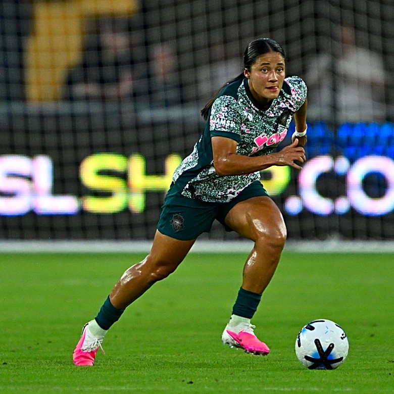 Mexico national team captain Rebeca Bernal joins Manchester United from Washington Spirit