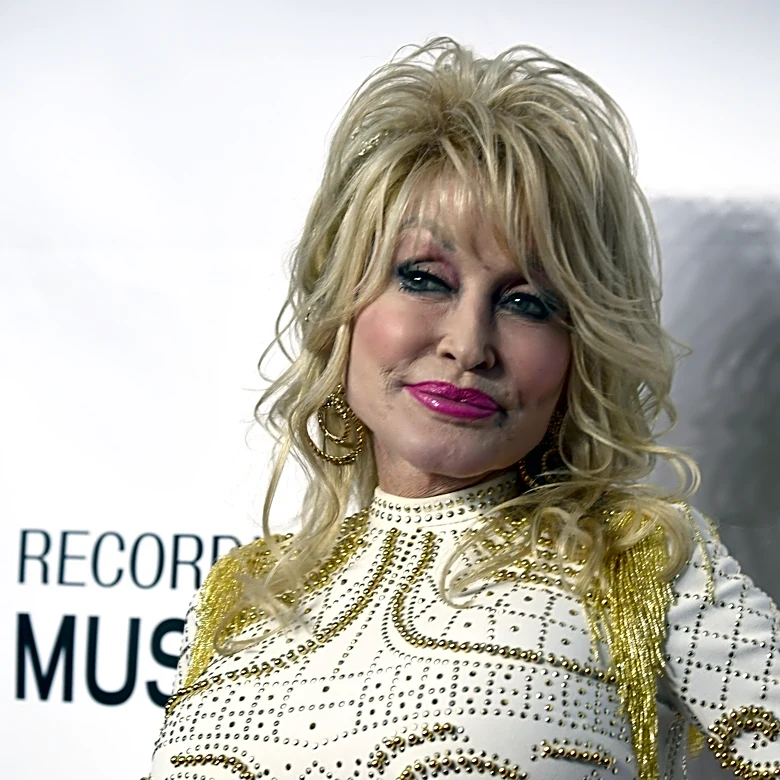 Dolly Parton's Hollywood star replaced after vandalism, to reopen to public