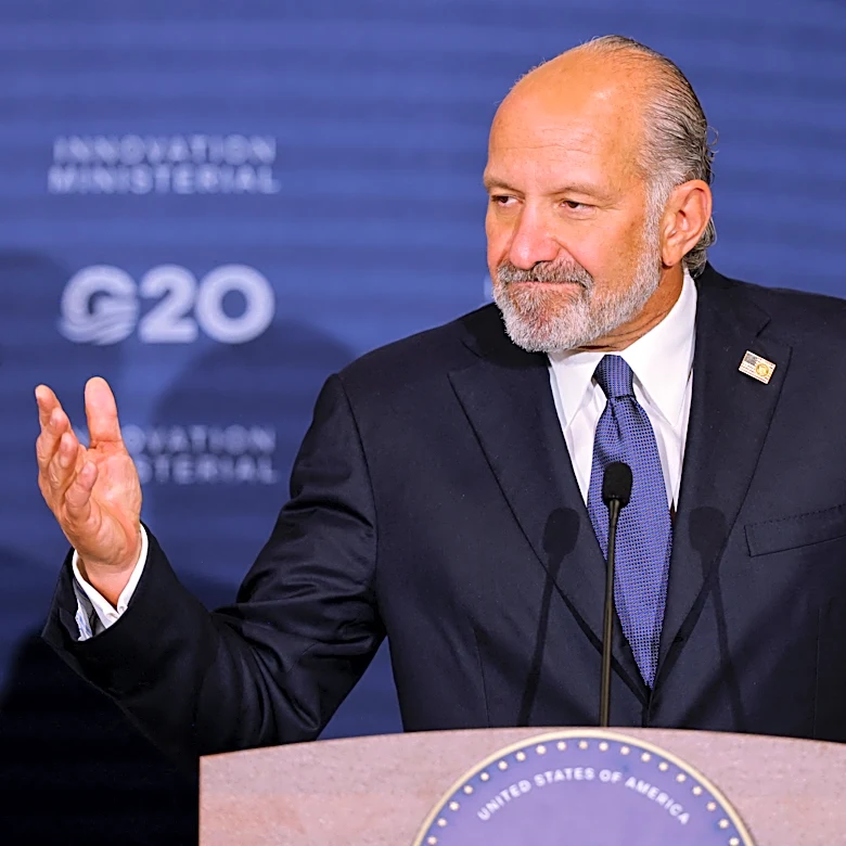 Lutnick apologizes for saying no Americans have died in the Iran war