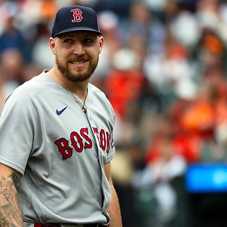 Garrett Crochet throws off mound in hopes of 2026 Red Sox return