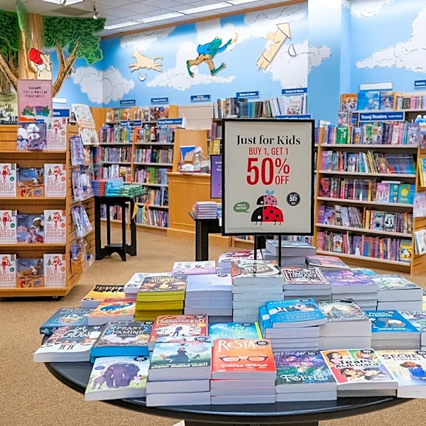Barnes & Noble tops 720 stores in major revival