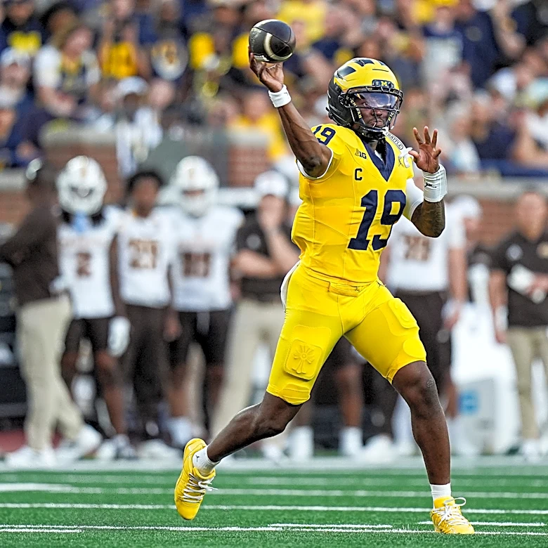 Western Michigan robbed? Officials add 1 second as Michigan Hail Mary helps Wolverines win