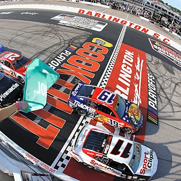 NASCAR Darlington start time, TV, streaming, lineup for Southern 500