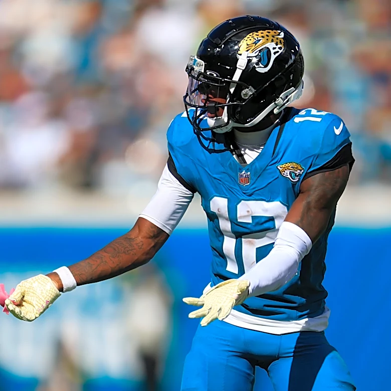 Jaguars WR/CB Travis Hunter will remain two-way player