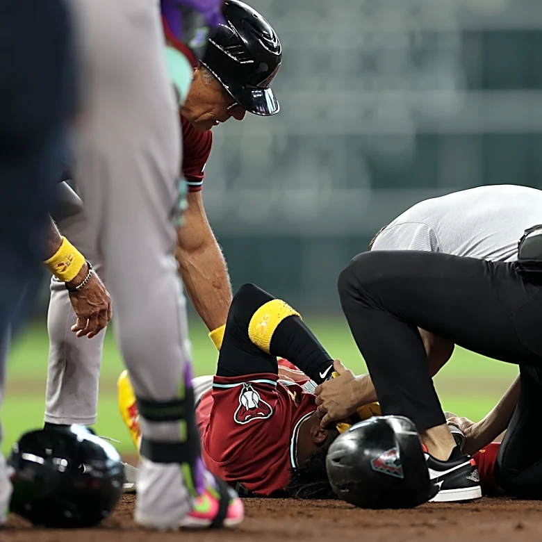 Geraldo Perdomo hit in head by line drive, exits with head contusion