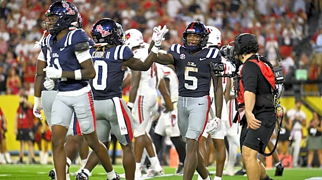 Kewan Lacy injury update: Ole Miss RB seen icing knee in Louisville game