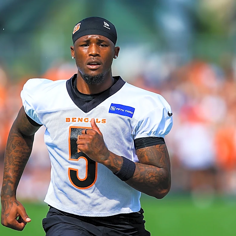 Tee Higgins taking part in practice