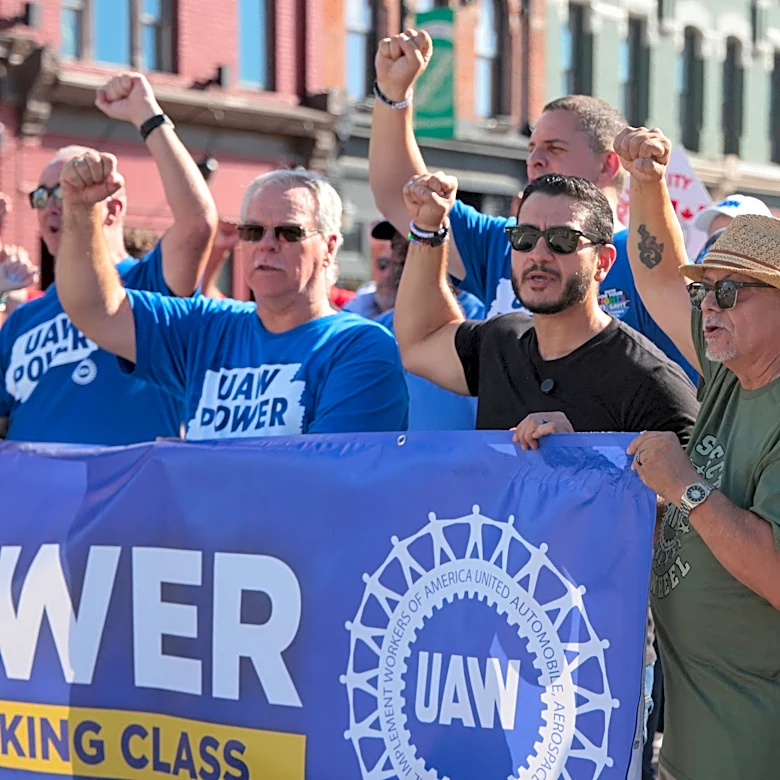 GOP spends Labor Day touting August jobs, Dems lift up union workers