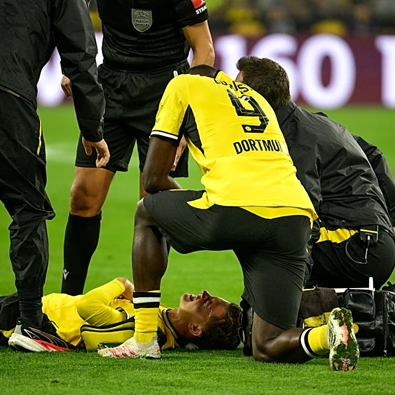 Borussia Dortmund prospect Konstantinos Karetsas stretchered off