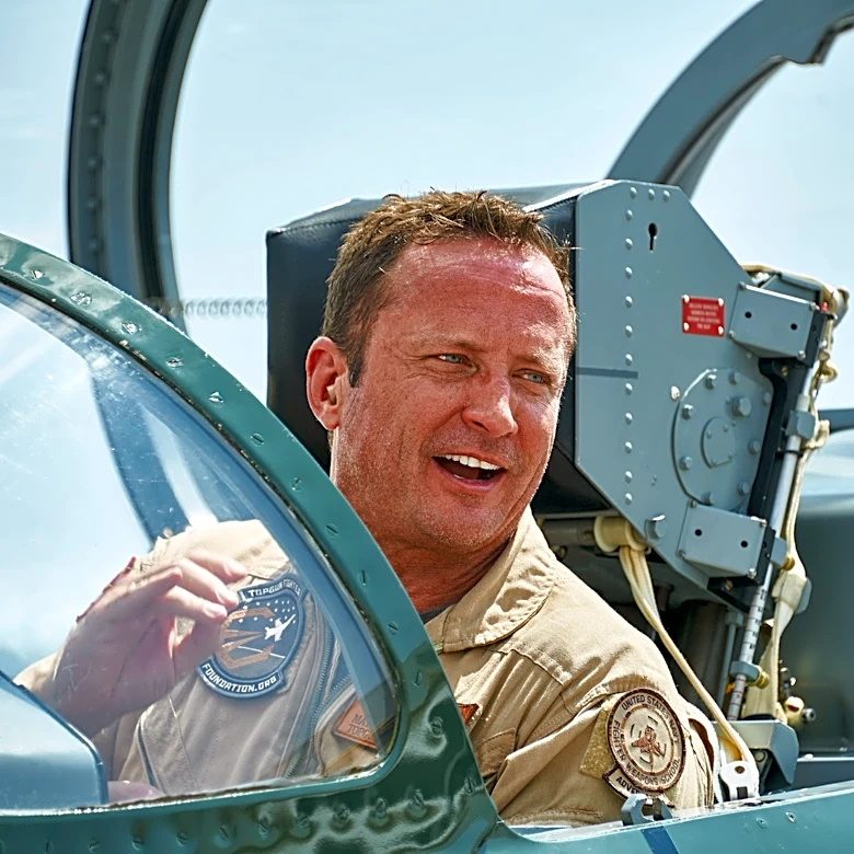 Navy failed to study brain injuries in pilots, House report says