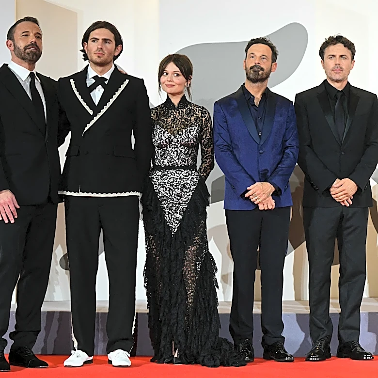 Casey Affleck reveals his and Ben Affleck's dad died earlier this year