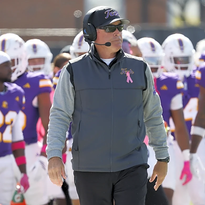 College football coach goes scorched Earth on rival: 'He's an under-the-bus guy'