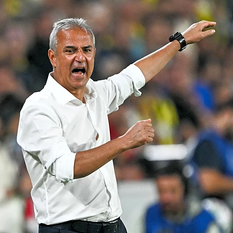 Fenerbahçe president says coach remains in charge even after resignation