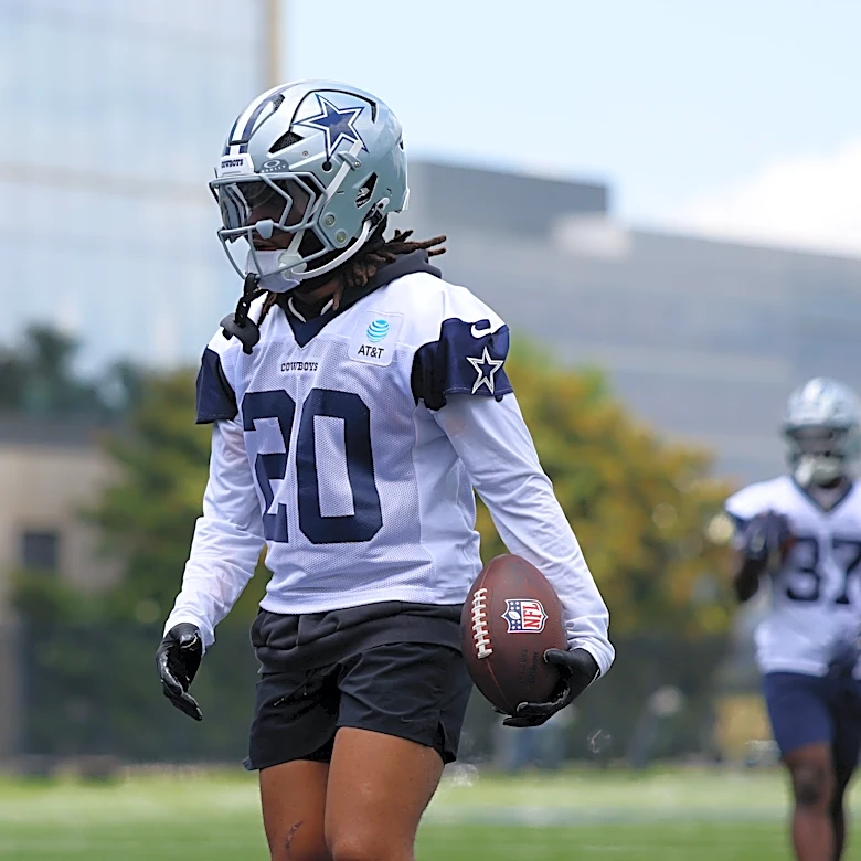 Malik Davis placed on Injured Reserve