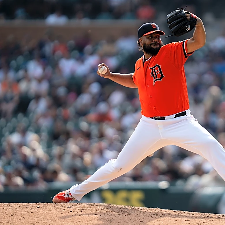 From failed catcher to Cooperstown? 500 saves beckons for converted closer