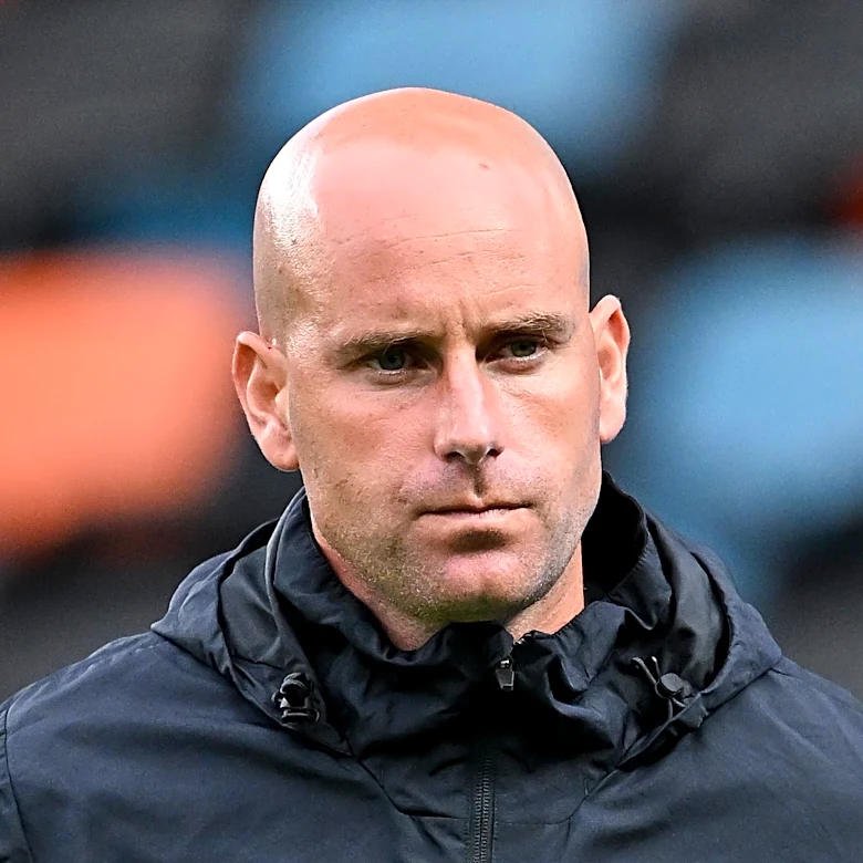 Fabrice Gautrat out as Houston Dash head coach, Jaime Frias named interim