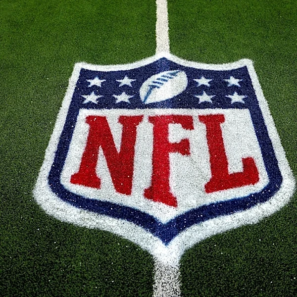 Chigoziem Okonkwo leaves Week 1 game with hamstring injury