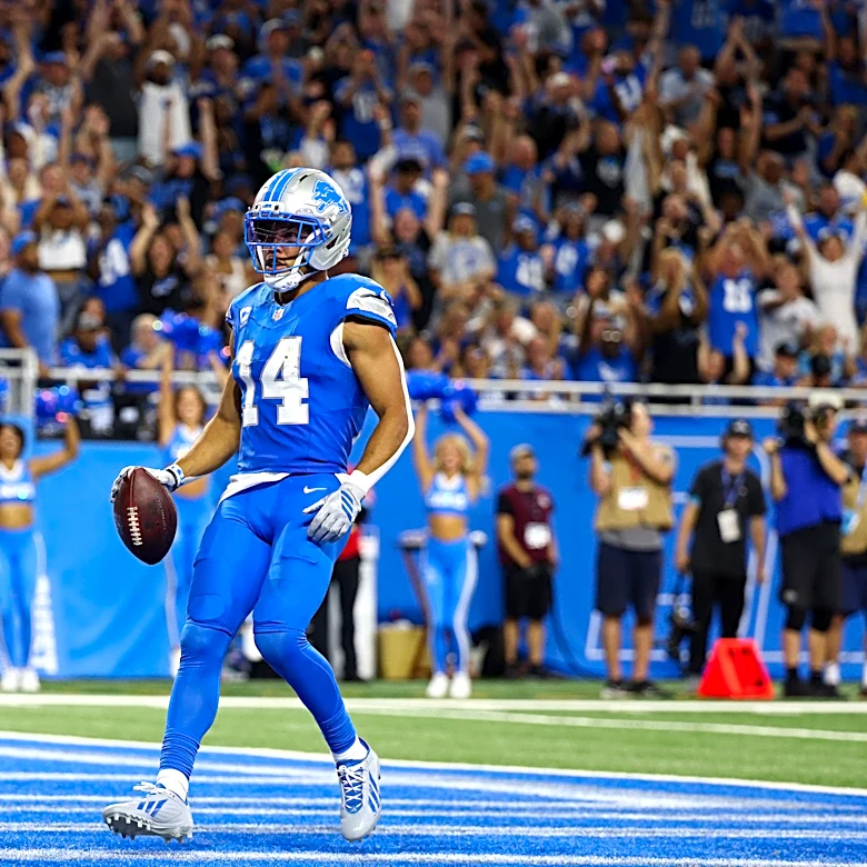 Amon-Ra St. Brown opens with two touchdowns