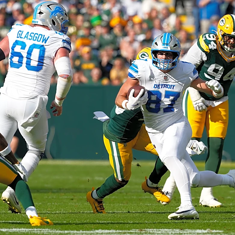Sam LaPorta opens with five receptions